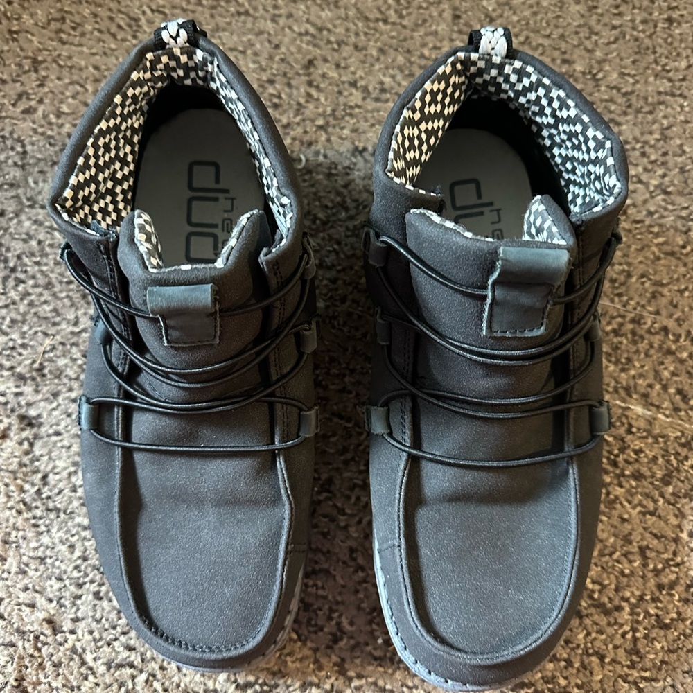 HEYDUDE Lea Carbon Grey Ankle Chukka Boots